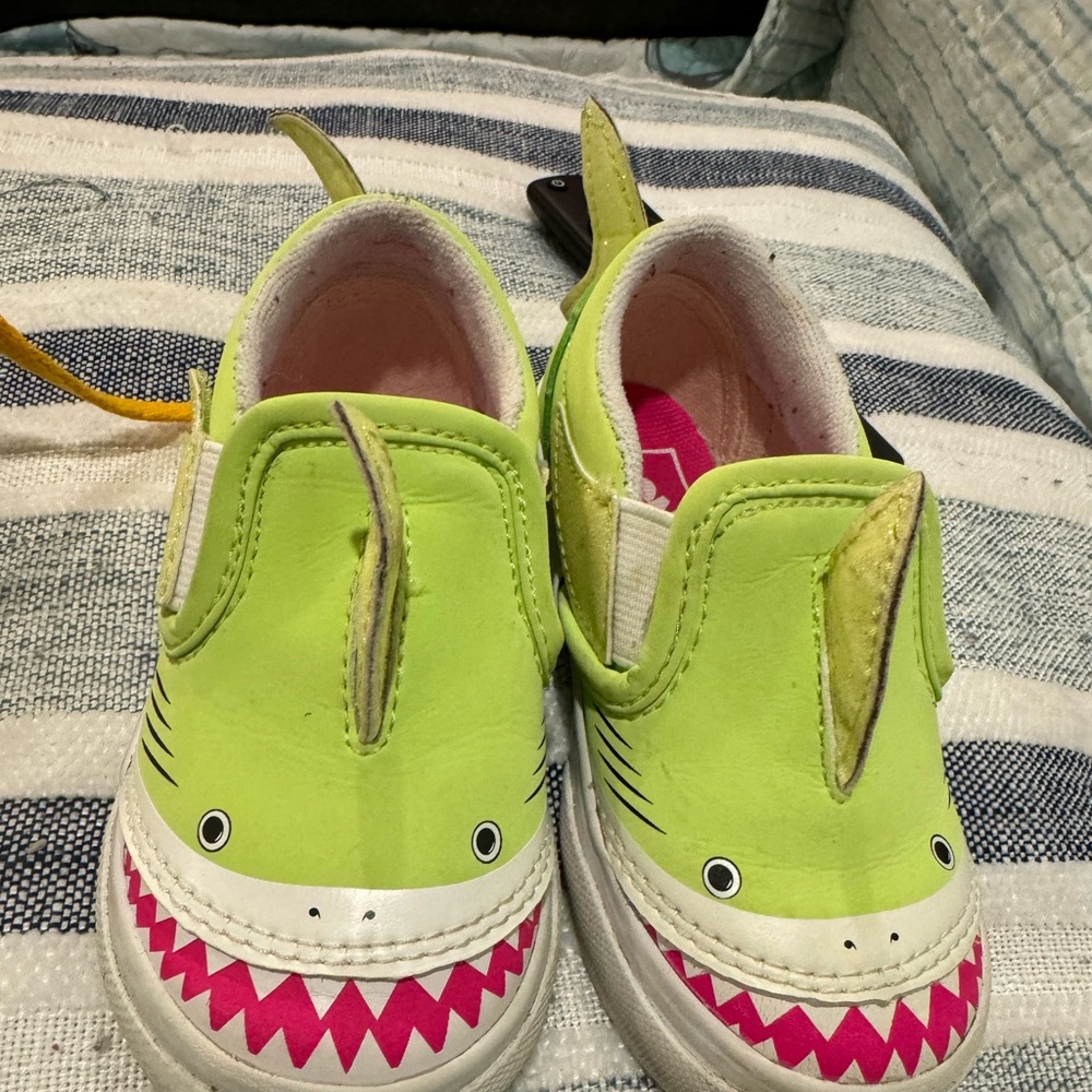 Vans | Slip On Lime Green Shark Skate Sneakers Kid's Size 6.5